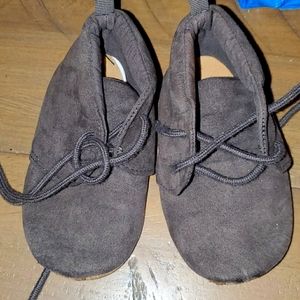 18-24 months Old Navy crib gray booties